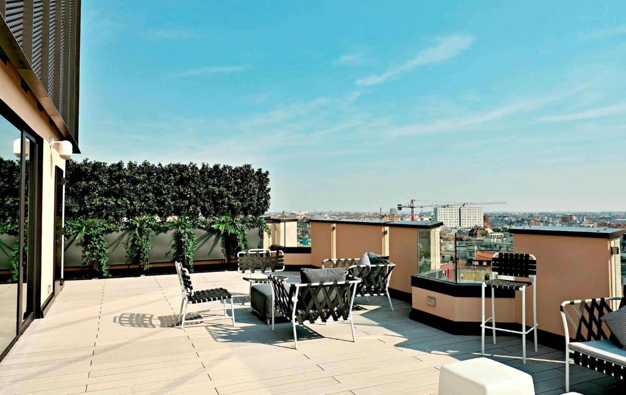 San Babila Central Tower With Panoramic Terrace Overlooking Duomo By Rentopolis Milan Exterior photo