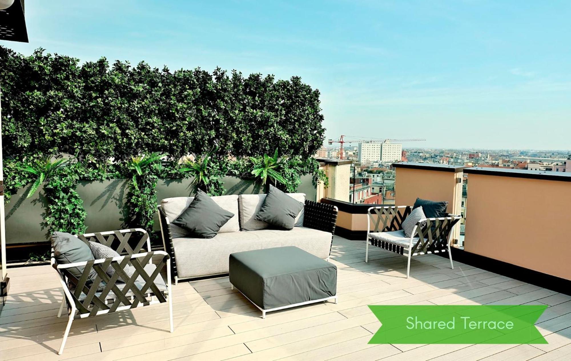 San Babila Central Tower With Panoramic Terrace Overlooking Duomo By Rentopolis Milan Exterior photo